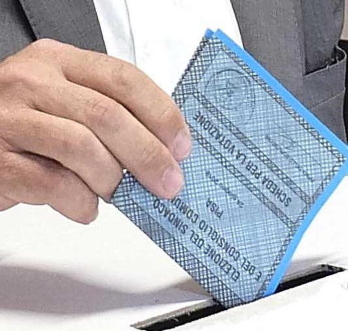 Il Tirreno arbitro della sfida al voto tra Giglioli e Altini
