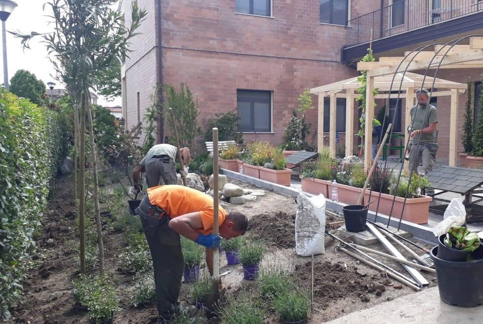 Giardino terapeutico per tutti i cittadini Il dono degli anziani 