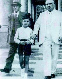 Cossiga ragazzino col padre alle terme