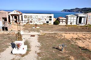 Argentiera, il cimitero vista mare