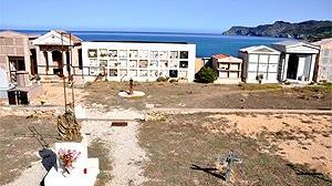 Argentiera, il cimitero vista mare