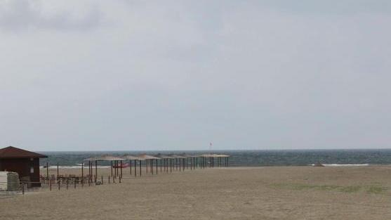 La spiaggia libera ancora senza bagnini