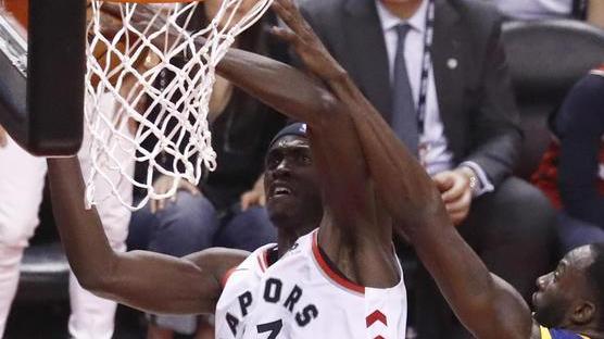 Toronto, subito un’impresa Siakam da sballo: 32 punti e Golden State già rincorre