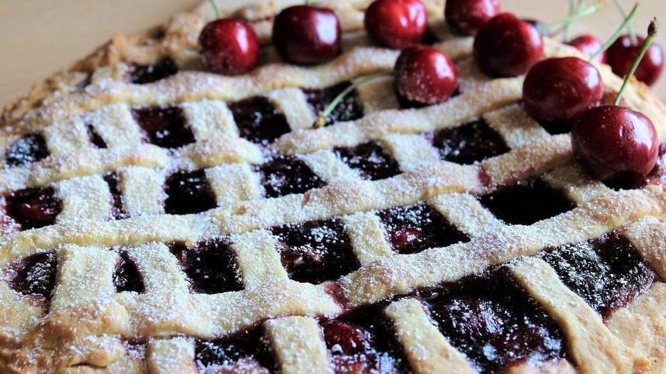 Vignola Una maxi-crostata di ciliegie per la festa più gustosa