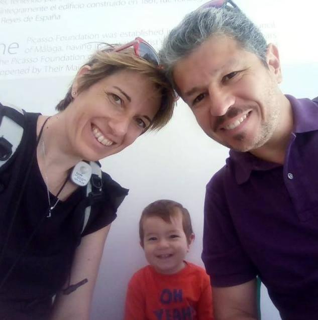 Un selfie con la moglie Laura e il piccolo Lorenzo: la foto del cuore di Giglioli