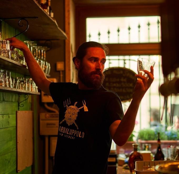 La birra (artigianale) è servita Il Barbaluppolo apre i battenti