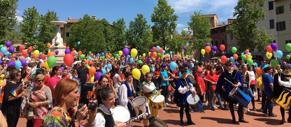 Un pic-nic con 1.400 persone a villa Pacini