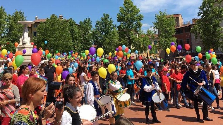 Un pic-nic con 1.400 persone a villa Pacini