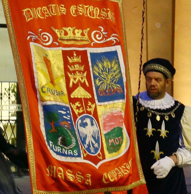 Stasera comincia il palio Consegna delle chiavi e benedizione dei labari 