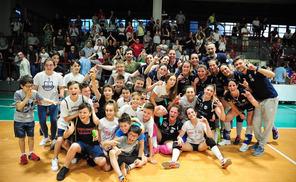 Un fantastico Castelnuovo rimonta da 0-2, 10-17, vince ed è promosso in C