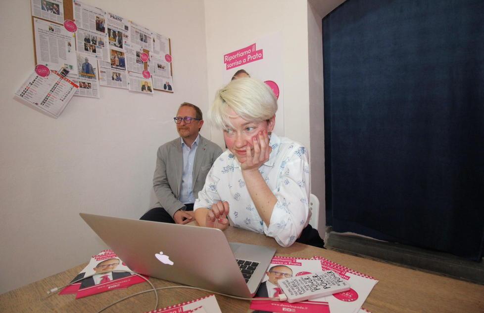 Una campagna color fucsia per lanciare il candidato Spada 