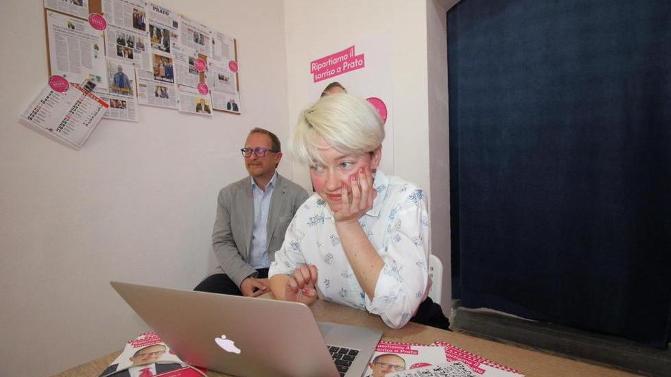 Una campagna color fucsia per lanciare il candidato Spada