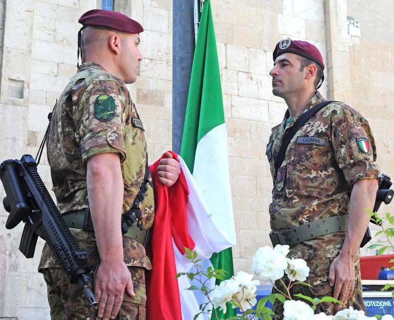 L'omaggio ai caduti nel giorno della Festa della Repubblica (Fotoservizio Lorenzo Gori)