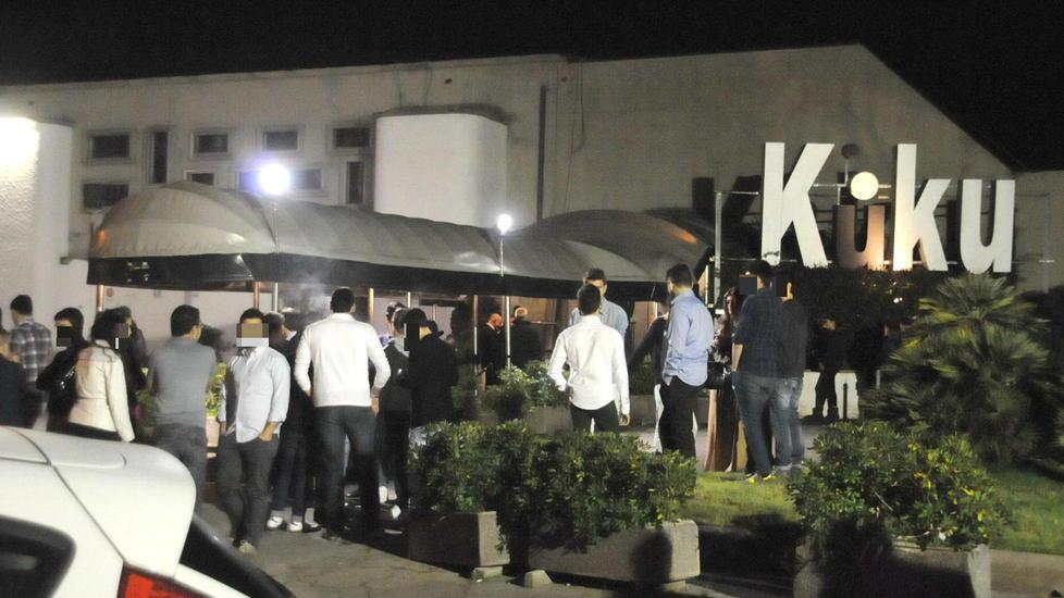 In tre aggrediscono un minore nel parcheggio della discoteca 