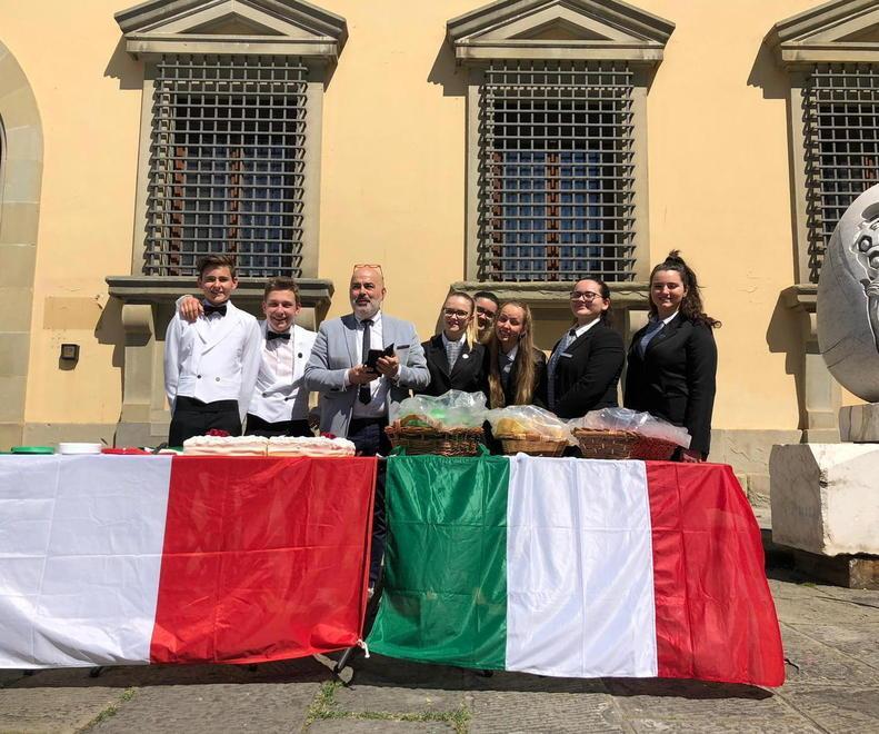 Cena con 150 persone alla Casa della Spiga a Ponte Buggianese 