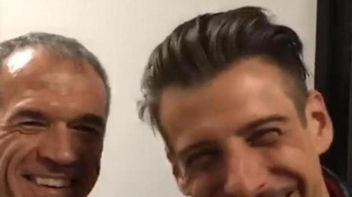 Sul palco Francesco Gabbani e l’economista Carlo Cottarelli