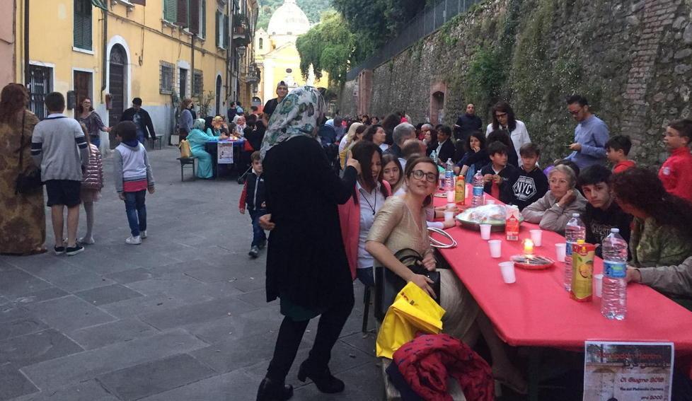 Cinquecento commensali per una cena speciale: il Ramadan in città
