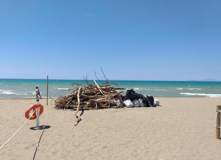 Parte la stagione balneare (in ritardo e vista tronchi) 