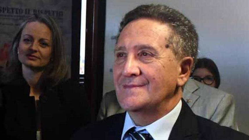 «Rapporti sessuali con una 15enne». Giovane a processo