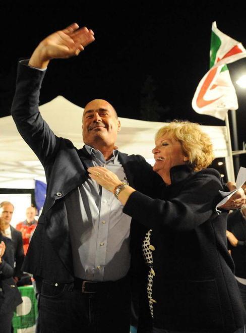 Zingaretti carica la piazza «Difendete la vostra città» 