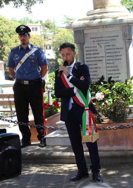 Il debutto del nuovo sindaco di Monteverdi