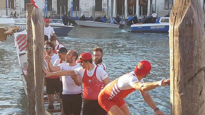Regata a Venezia, la posizione delle boe al centro del ricorso