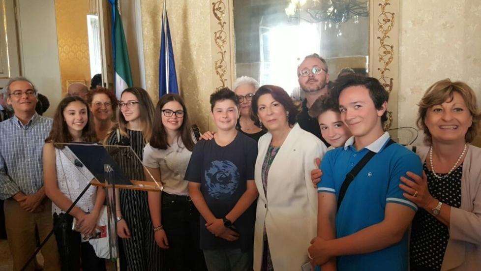 Studenti di terza media in visita dal prefetto 