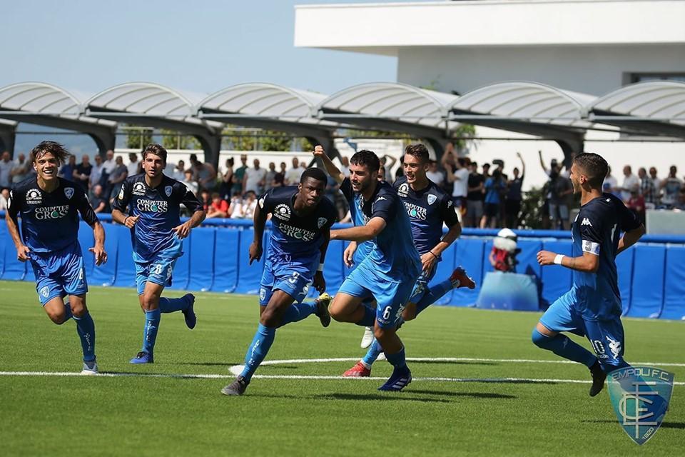 Gli azzurrini dopo il gol di Ekong (foto Empoli Fc)