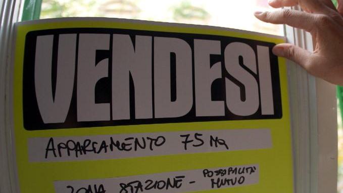 Case, vendite al palo ma non in Valle