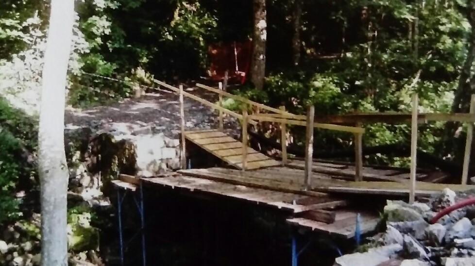 Ponte crollato a Fiumalbo: braccio di ferro con il Comune 