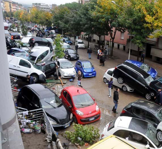 «La diga andava aperta prima del picco di piena per evitare la tragedia» 