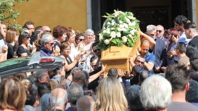 L’addio a Fabiano nella chiesa di Galciana