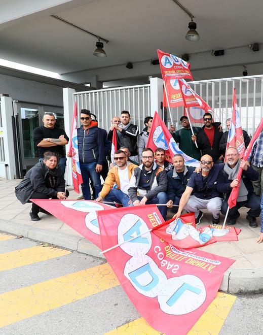 I lavoratori cooperativi di IdealService e Ageste oggi in sciopero