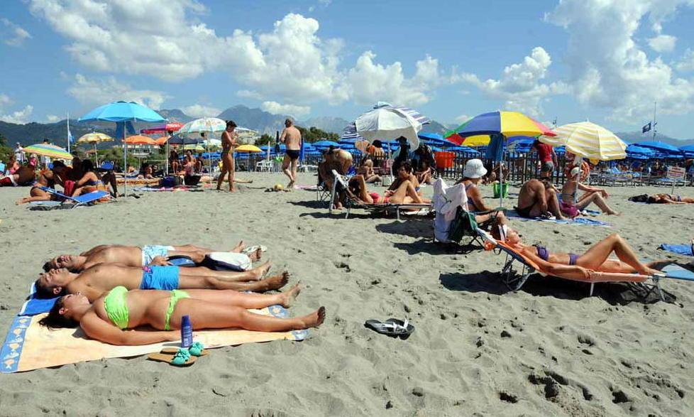 Spiagge libere, una ditta napoletana verso l’aggiudicazione del bando di gara 