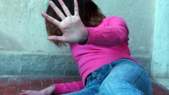 Bassa reggiana, abusi sessuali sulla figliastra: sconto di pena per il patrigno