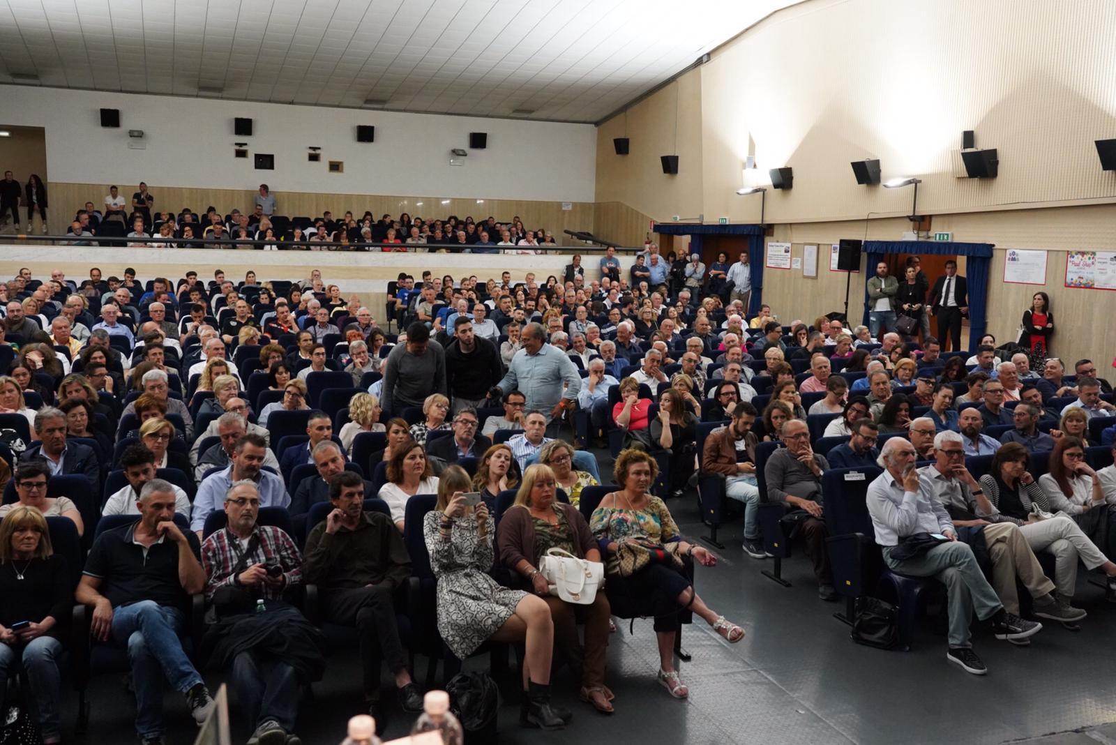 Il pubblico presente al confronto tra candidati a sindaco di Ponsacco