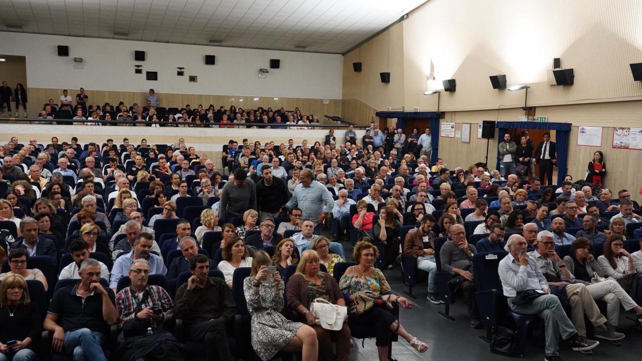 Il pubblico presente al confronto tra candidati a sindaco di Ponsacco