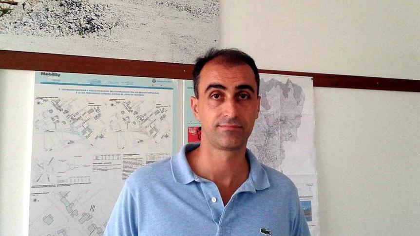 Bagarre in aula E l’opposizione lascia il consiglio