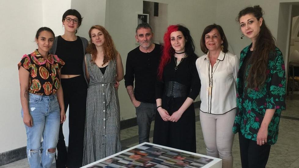 “Corpi distanti/d’istanti”: sette giovani fotografe alla galleria Lattanzi