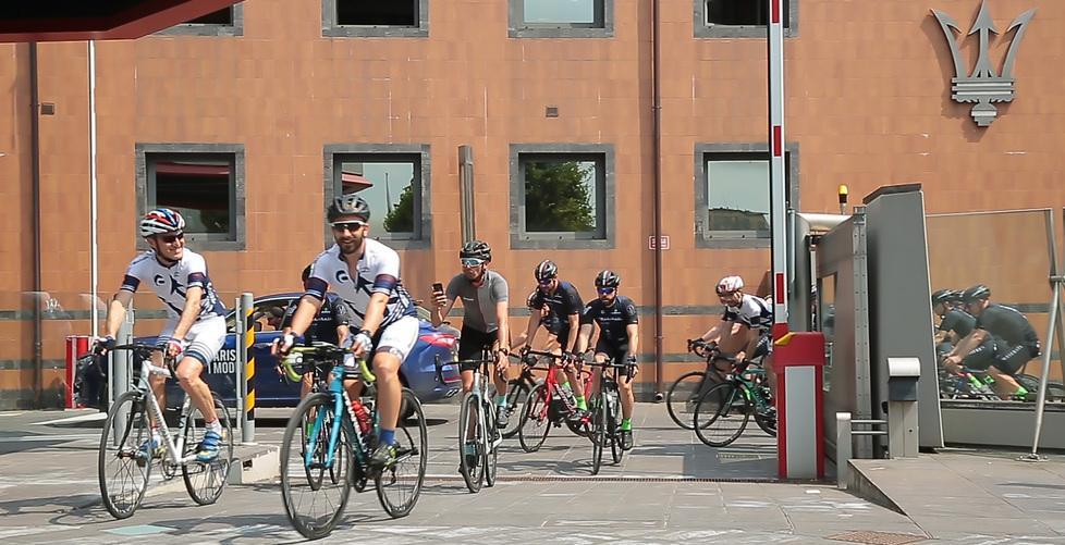 Francia e Italia più vicine con la Parigi-Modena Un tour Maserati in bicicletta per aiutare i bimbi malati 