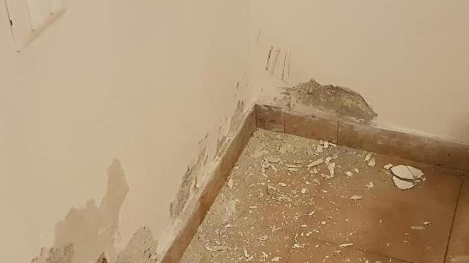 Casa comunale, guerra di immagini