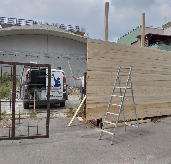 «Dammi i soldi o ti faccio del male» ragazza minacciata col coltello, 2 arresti 