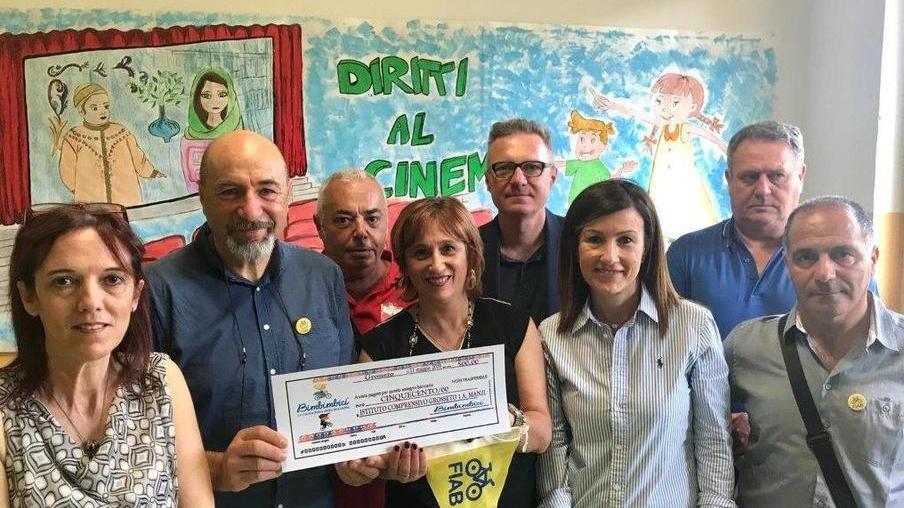 Per la scuola che vorrei un assegno da 500 euro dalla Fiab Ciclabile