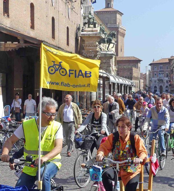 Inseguendo la salama da tai Da Ferrara a Guarda in bici con la Nuova e Fiab
