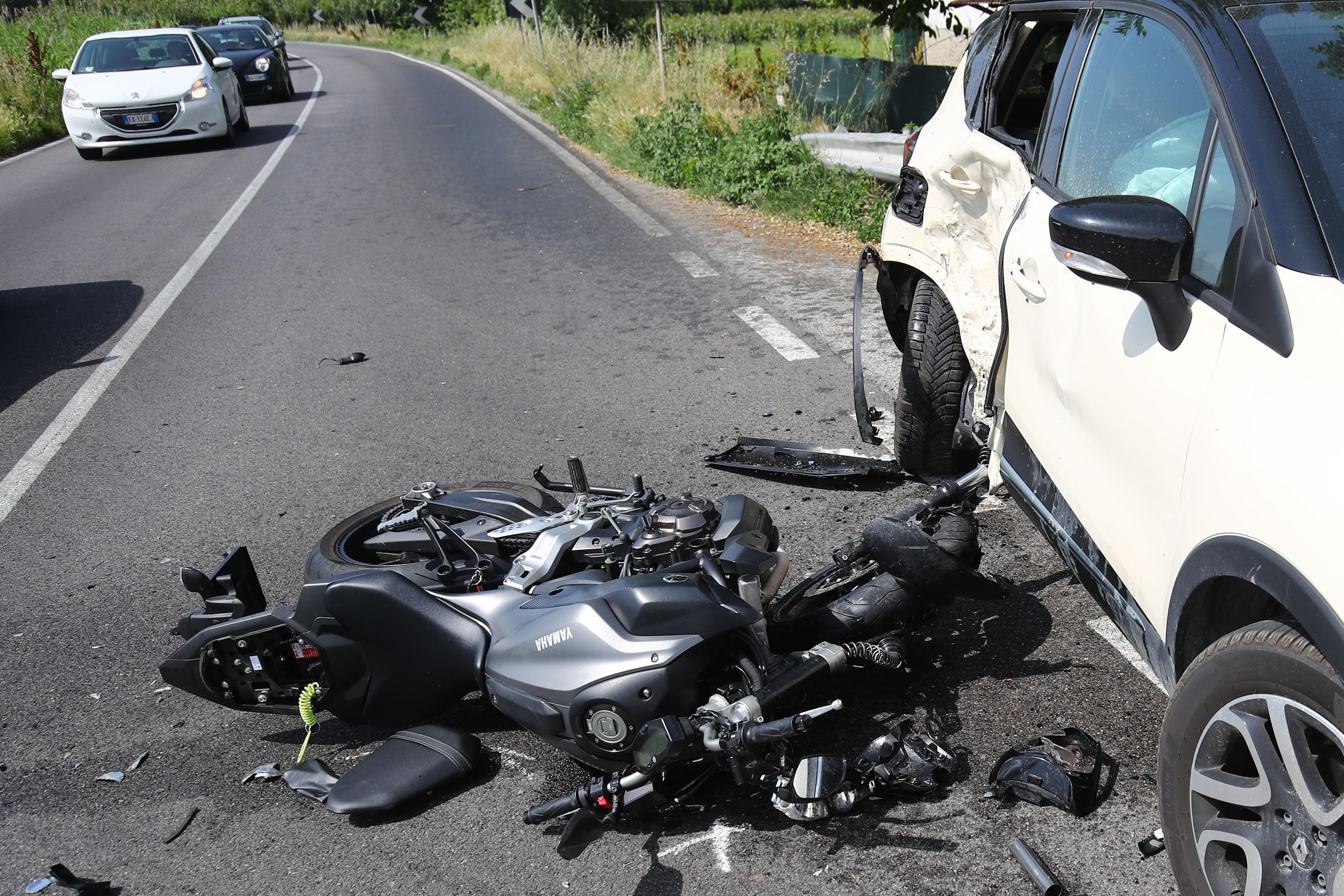 Incidente a San Biagio, grave giovane motociclista
