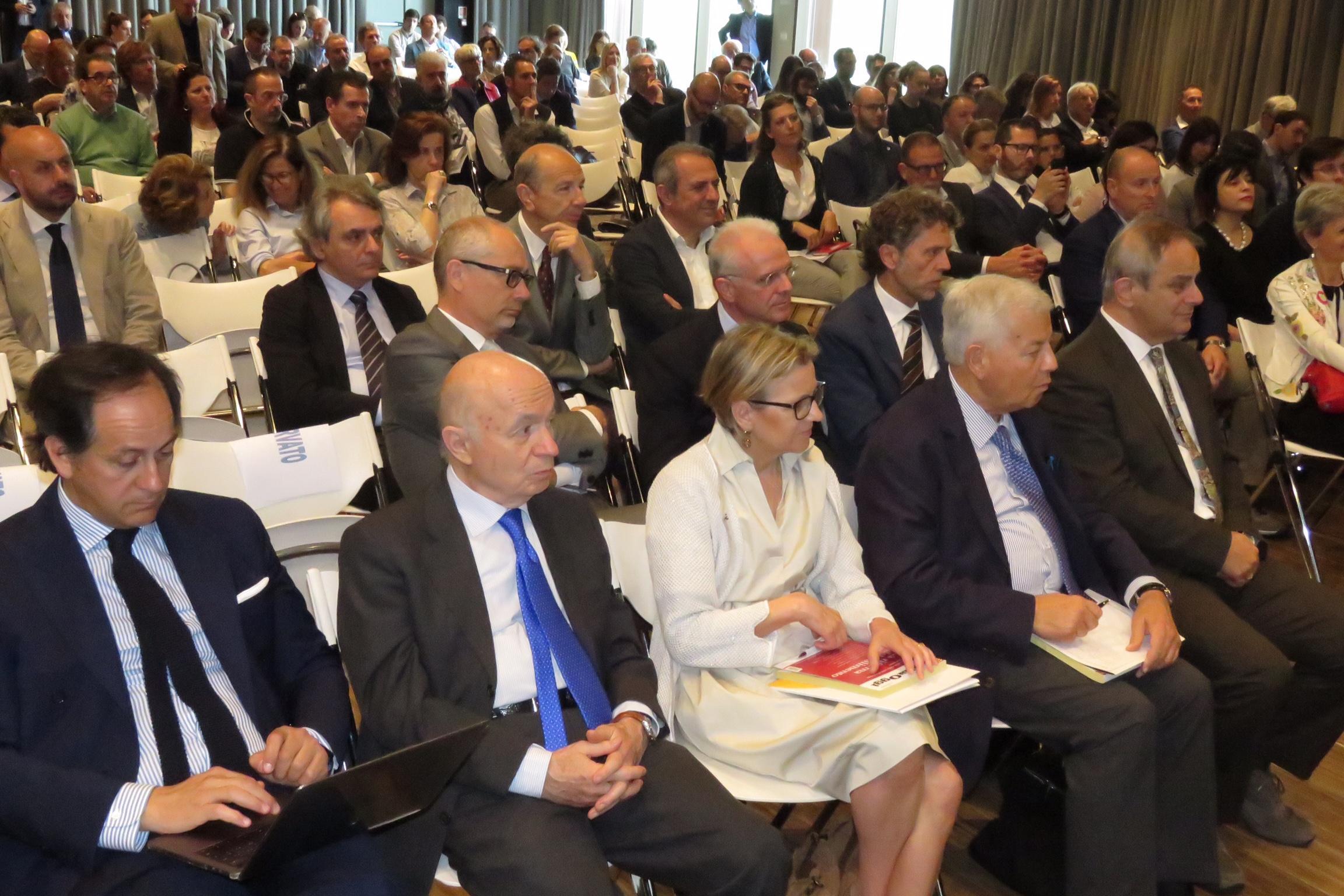 La platea del convegno sulle novità legislative in materia di crisi d’impresa alla Camera di commercio