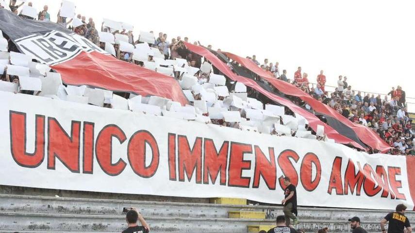 La carica dei 300 da Lucca alla Puglia