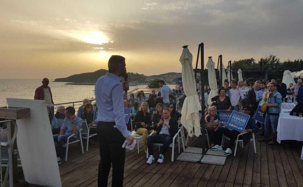 «Dite stop al malgoverno Dobbiamo liberarci da questi incompetenti»