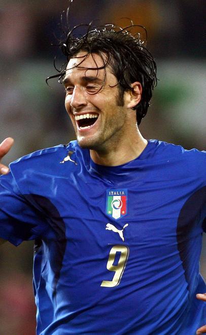 Luca Toni a difesa dello stadio «Costruite le scuole altrove» 