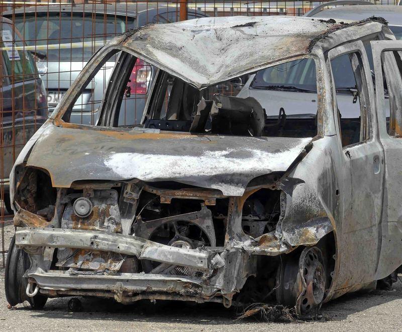 Ferrara, tamponamento in superstrada: un’auto prende fuoco 